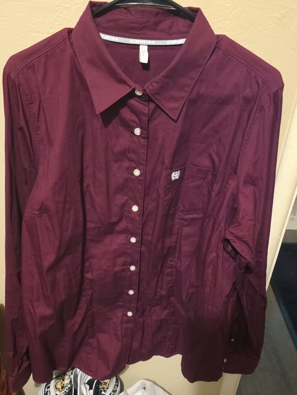 Cinch Men's Button-Down Shirt in Burgundy